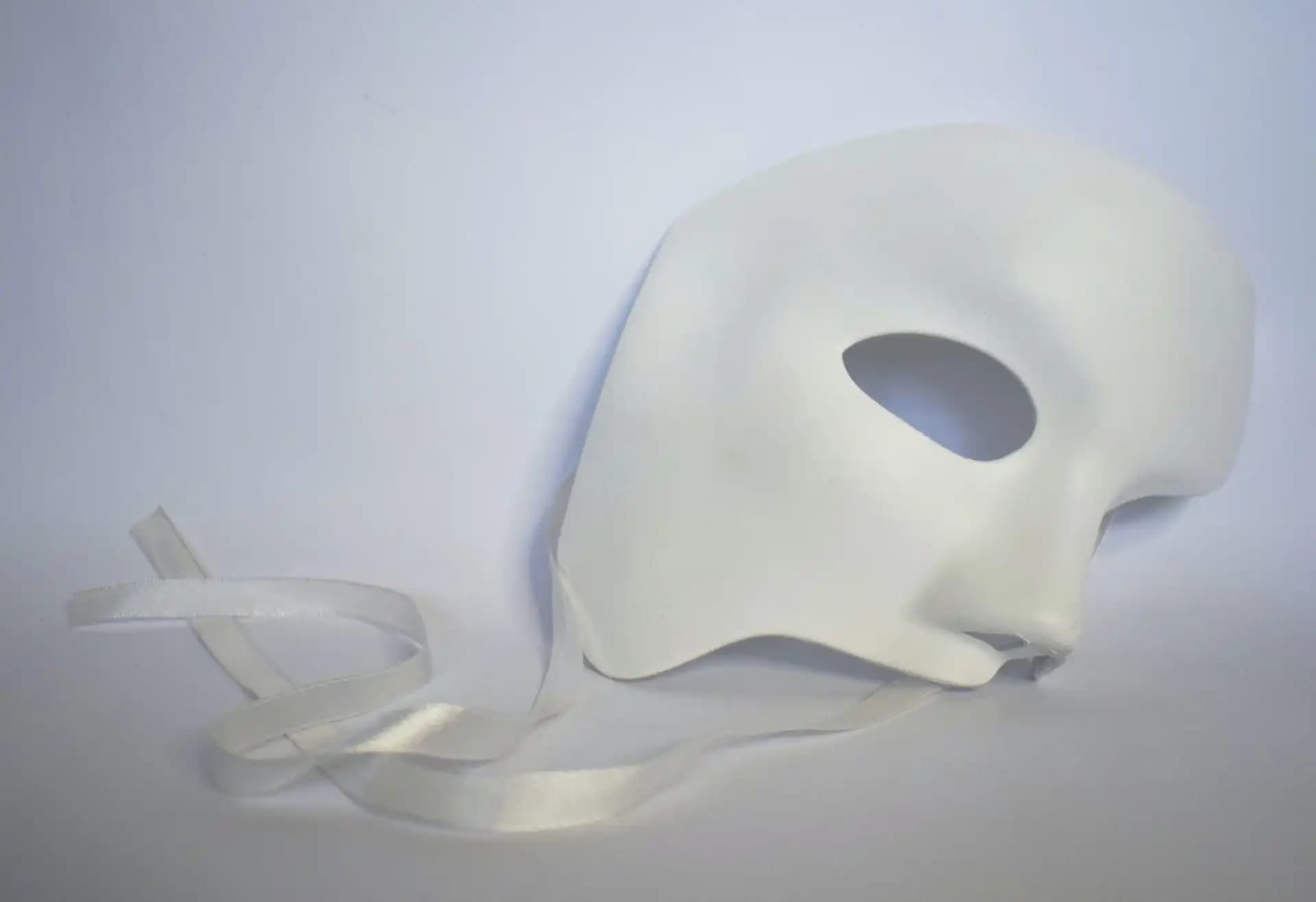 Guide to Avoiding Identity Theft and Fraud in the Digital Age